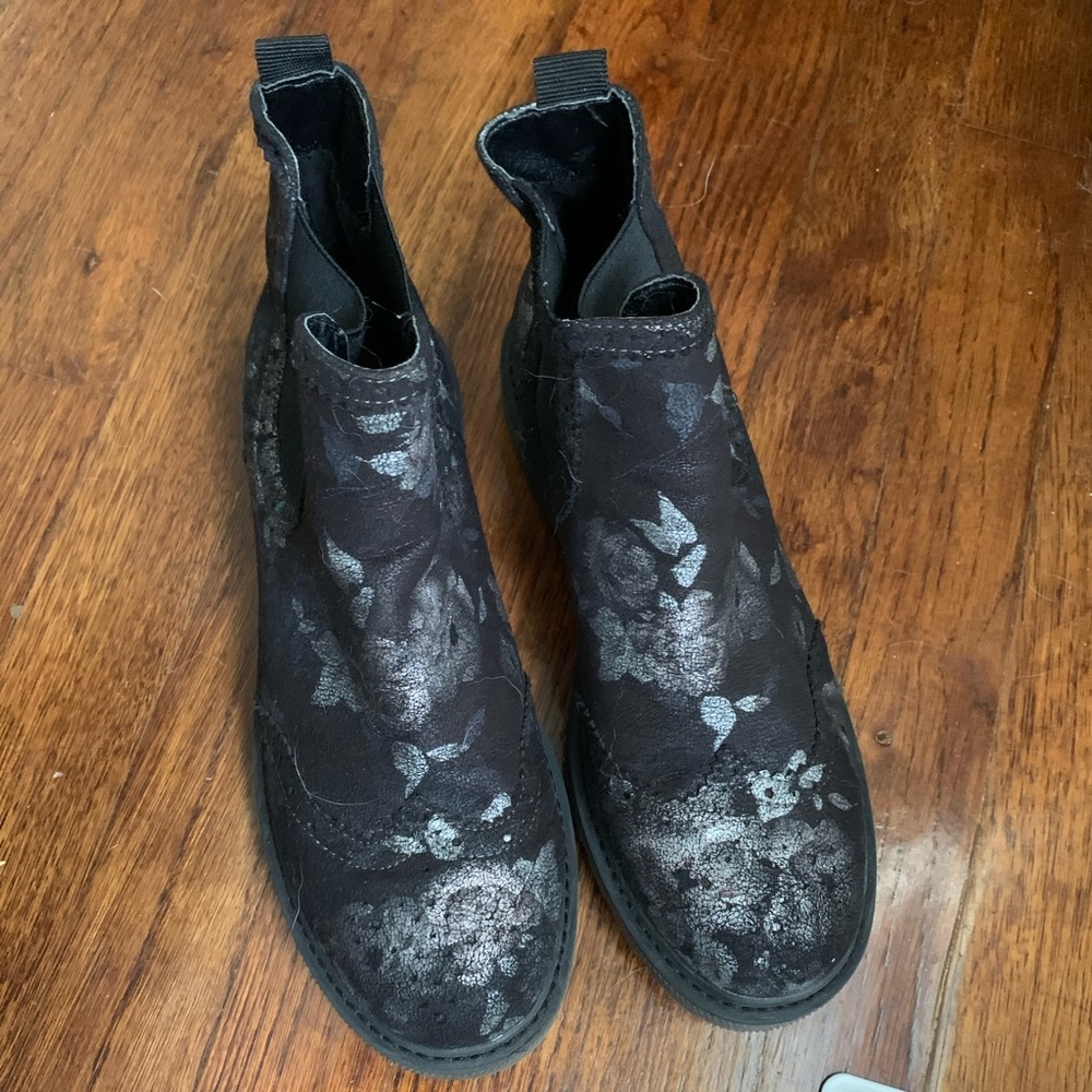 Ankle boots